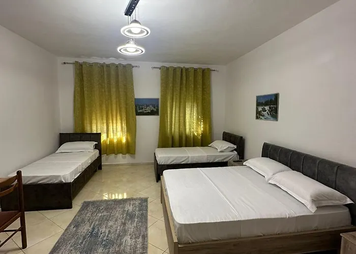 Dej Villa